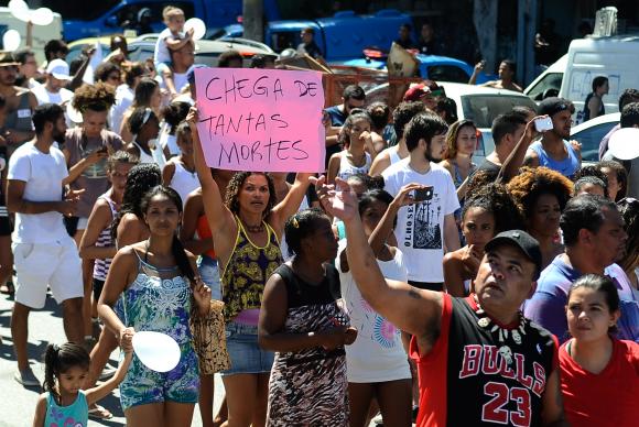 Moradores Do Complexo Do Alemão Pedem Paz E Justiça Em Protesto Pacífico Parahybano 