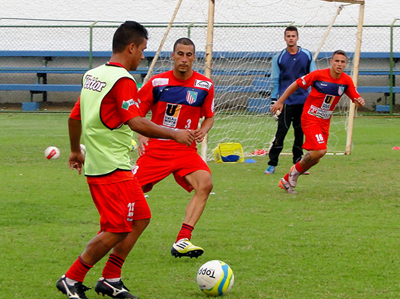 Jogadores treinaram com afinco para encarar o Americano em Cardoso Moreira