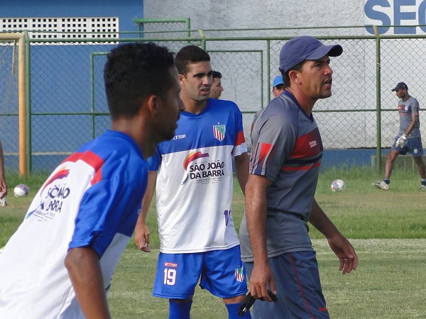 Adiamento da estreia não incomoda treinador do SJB‏