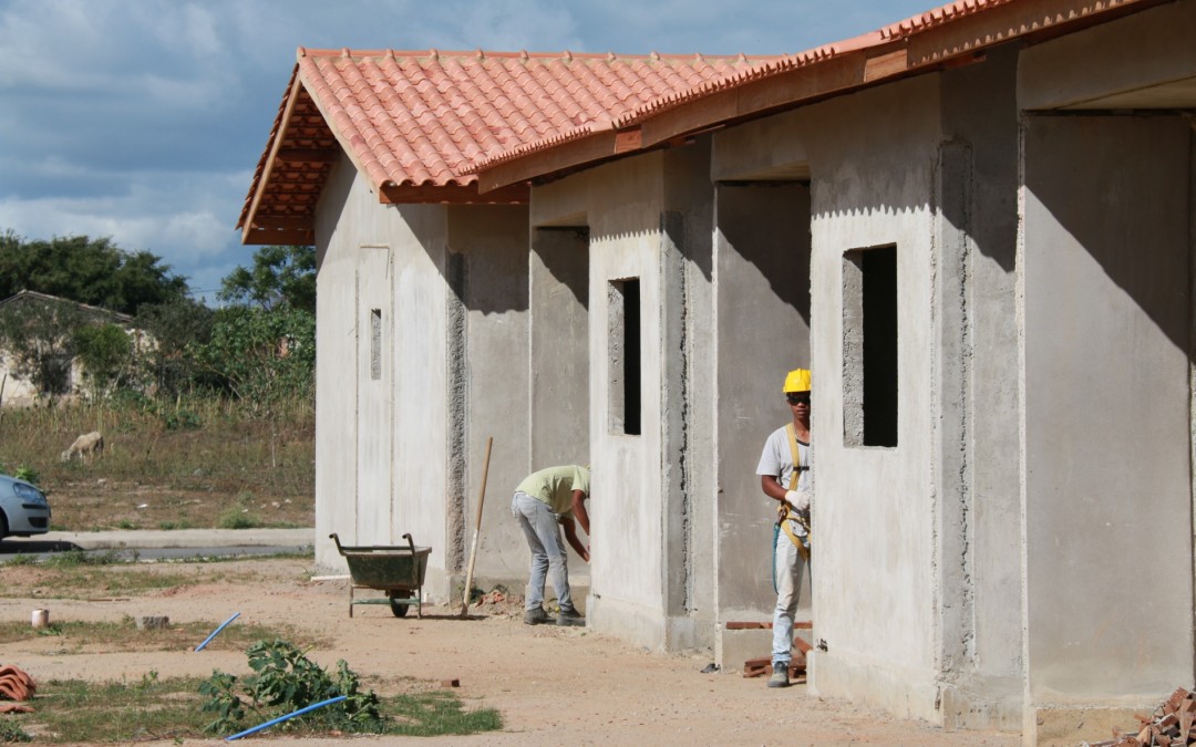 Novas famílias serão beneficiadas com casas populares