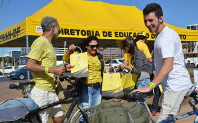 Café da manhã em Brasília marca Dia Nacional do Ciclista