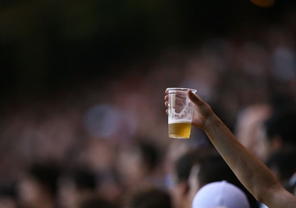 Rio libera a venda de cerveja nos estádios de futebol durante os jogos