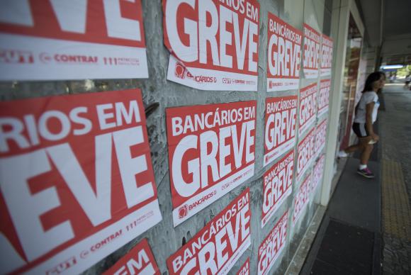 Bancários entram hoje em greve em todo o país