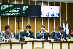 4246_101215115720_Audiencia