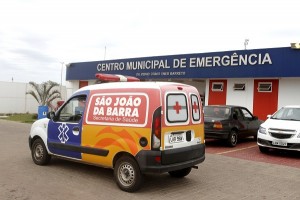 4283_301215163014_Centro_de_Emergencia___Facha_ambulancia__2_