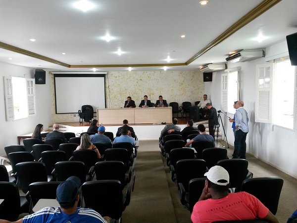 Câmara aprova redução em 10% de salários dos comissionados da prefeitura de SJB