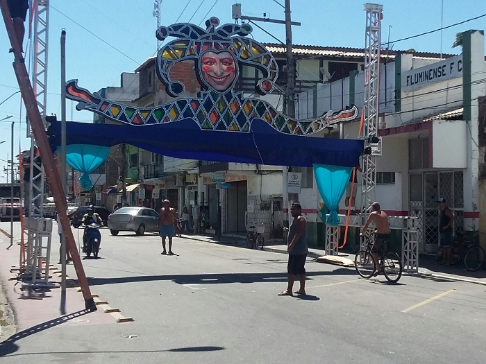 Avenida do Samba começa a receber decoração de Carnaval