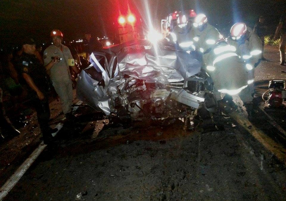 Dois jovens morrem em grave acidente no último dia de carnaval em SJB