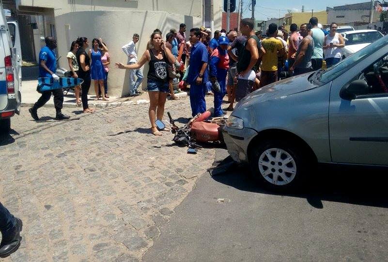 Dois feridos em acidente na curva do Peneirinha, em SJB