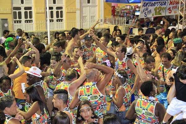 Bloco “Abalou” transfere seu desfile para terça-feira de carnaval