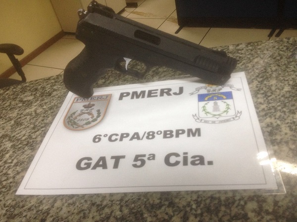 Menores detidos com pistola de ar comprimido em Grussaí