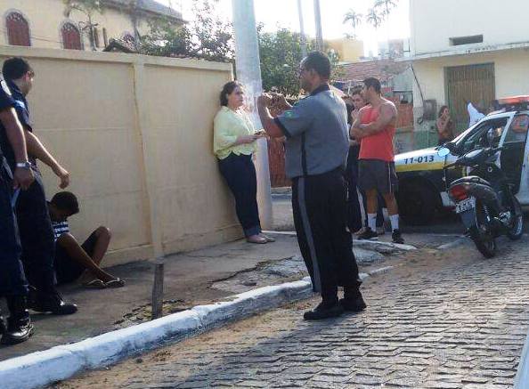 Três comércios assaltados, roubo a residência e dois presos em SJB