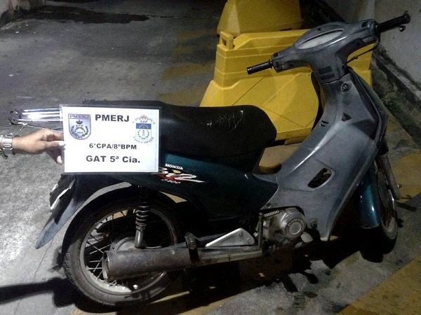 Homem detido com motocicleta furtada, em Martins Lage