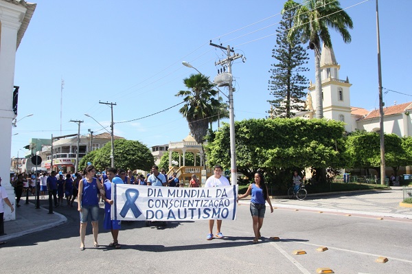 Caminhada chama a atenção para o Dia Mundial do Autismo