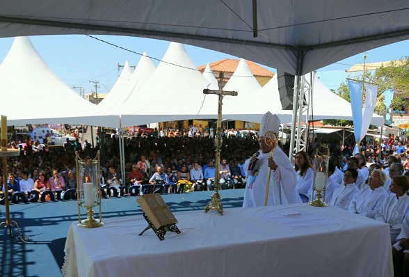 Missa campal na festa de Nossa Senhora da Penha, em Atafona