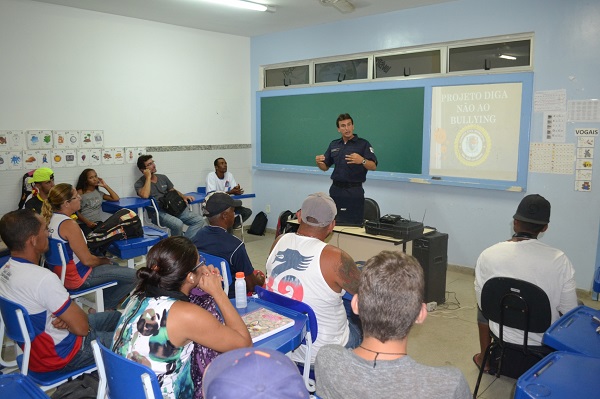 GCM realiza palestra para alunos de Atafona