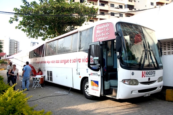 Ônibus do Hemocentro nesta quinta-feira, em SJB