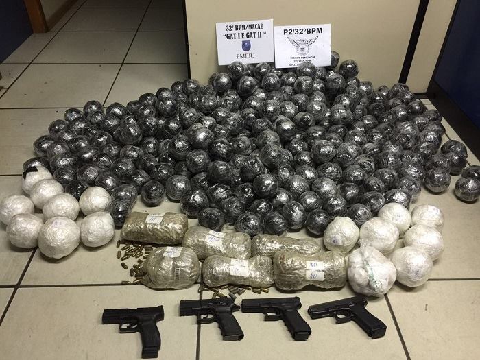 PM apreende grande quantidade de drogas em Macaé