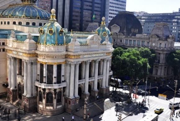 Atraso nos salários põe em risco temporada do Theatro Municipal do Rio