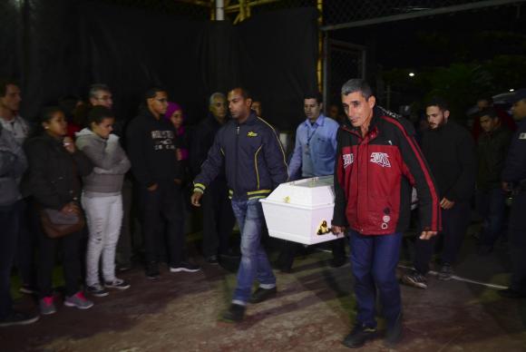 Nove dos 18 mortos em acidente na Mogi-Bertioga são velados em São Sebastião