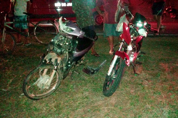 Três feridos em colisão envolvendo motocicletas no Pedregal