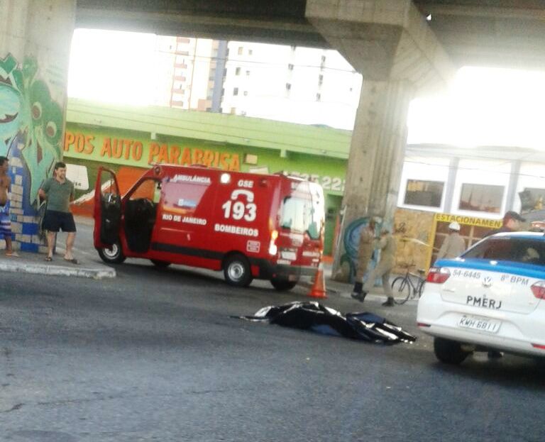 Quatro baleados, médico leva tiro na boca e homem assassinado, em Campos