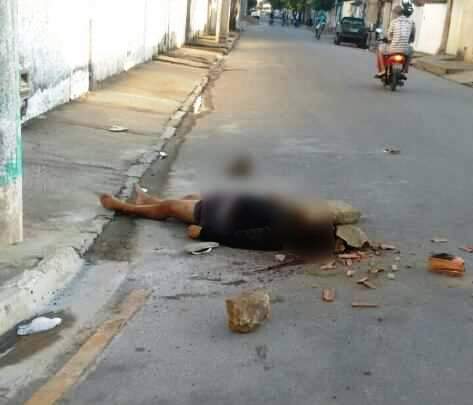 Jovem morre após ser apedrejado em Campos