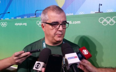 Vaias da torcida incomodam atletas, e imprensa estrangeira questiona Rio 2016