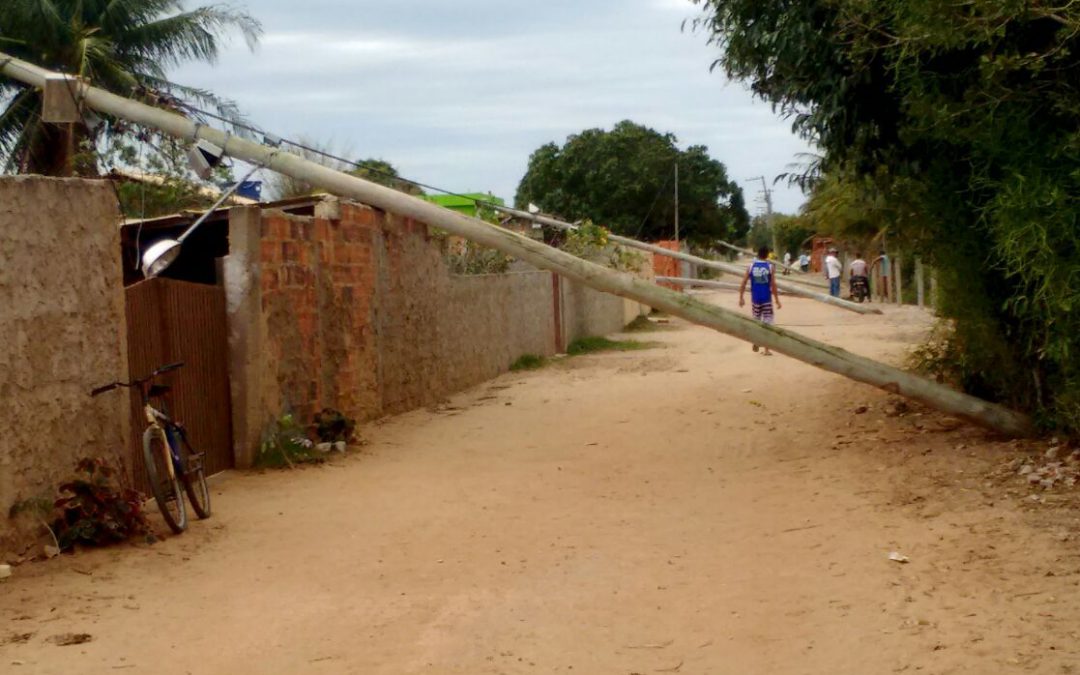 Ventos derrubam sete postes em SJB