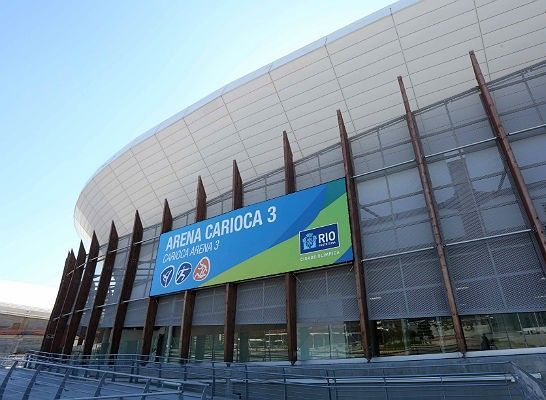 Balão aceso cai no teto da Arena Carioca 3 no Parque Olímpico