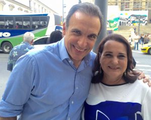 Foto: Carla Machado e o Dep. Hugo Leal / Arquivo Pessoal