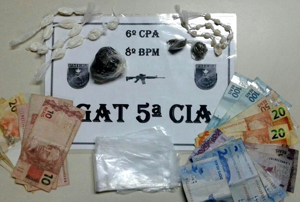Cocaína, maconha e crack apreendidos com homens em Atafona