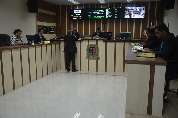 Vereadores discutem recadastramento imobiliário em SJB