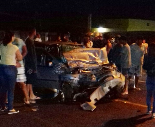 Casal morre em acidente com ônibus na Campos – Farol