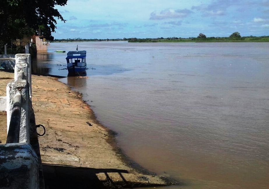 Ruas alagadas e nível do Paraíba volta a subir em SJB – Veja fotos