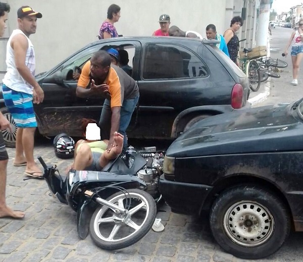 Mulher ferida em acidente no Centro de SJB