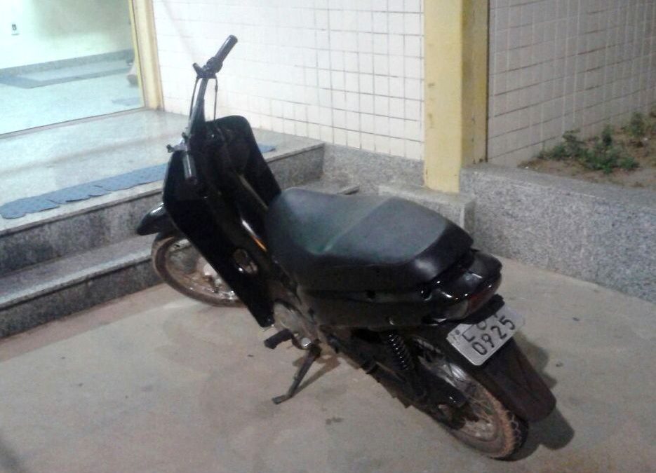 Polícia recupera motocicleta roubada e prende autor em Atafona