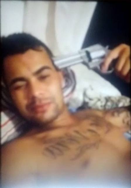 PM transmite suicídio ao vivo no Facebook; foto chocante