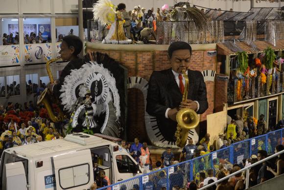 Acidente no desfile da Unidos da Tijuca fere 12 pessoas