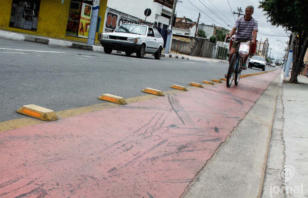 Comissão considera infração gravíssima estacionar veículo em ciclovias