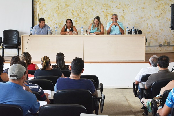 Carla Machado se reúne com administradores de unidades de Saúde