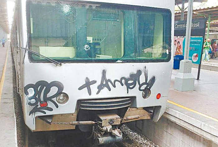 Ações de vandalismo danificam trens no Rio