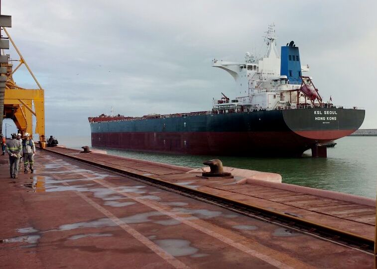 Mais um navio de Hong Kong chega ao Porto do Açu