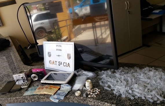 Casal suspeito de trocar droga por objetos furtados é preso em Atafona