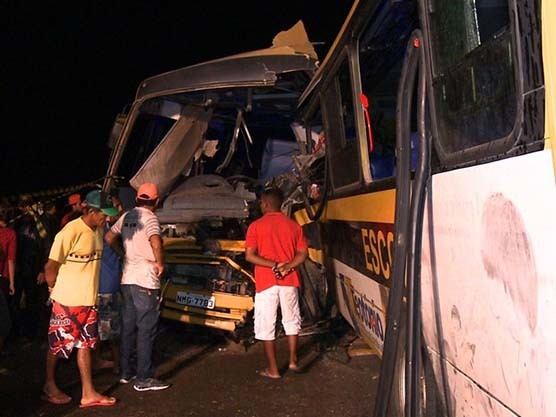 Acidente com ônibus mata seis e fere 44 pessoas em Alagoas