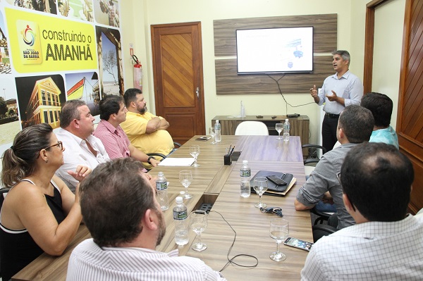 Reunião discute gestão energética em SJB
