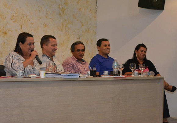 Carla Machado reuniu-se com secretários e vereadores nesta sexta