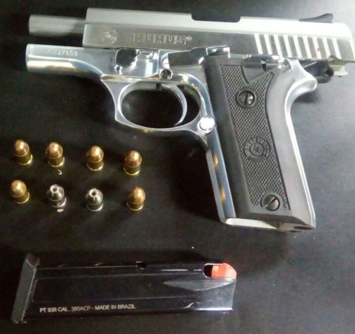 Homem atira com pistola no quintal de residência em Grussaí e é detido pela polícia
