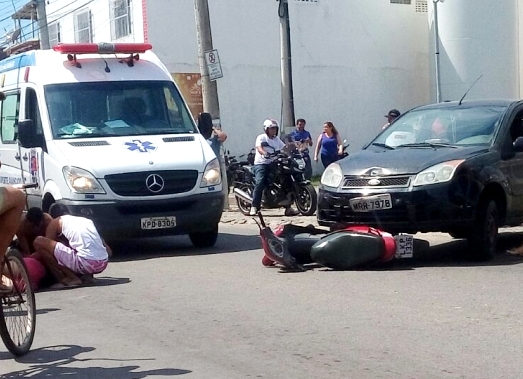Casal ferido em acidente no Centro de SJB