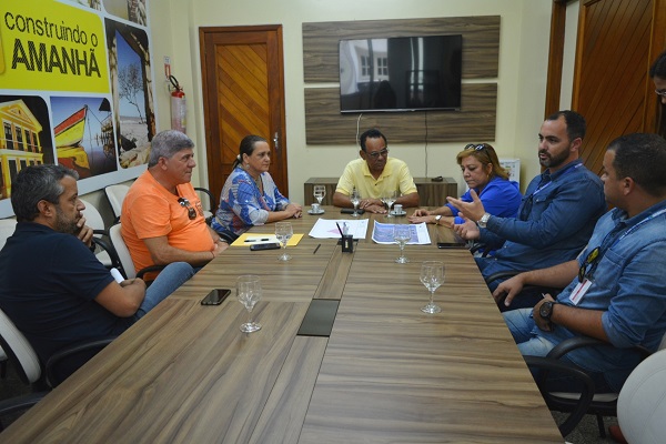 Carla Machado se reúne com equipe do Detran